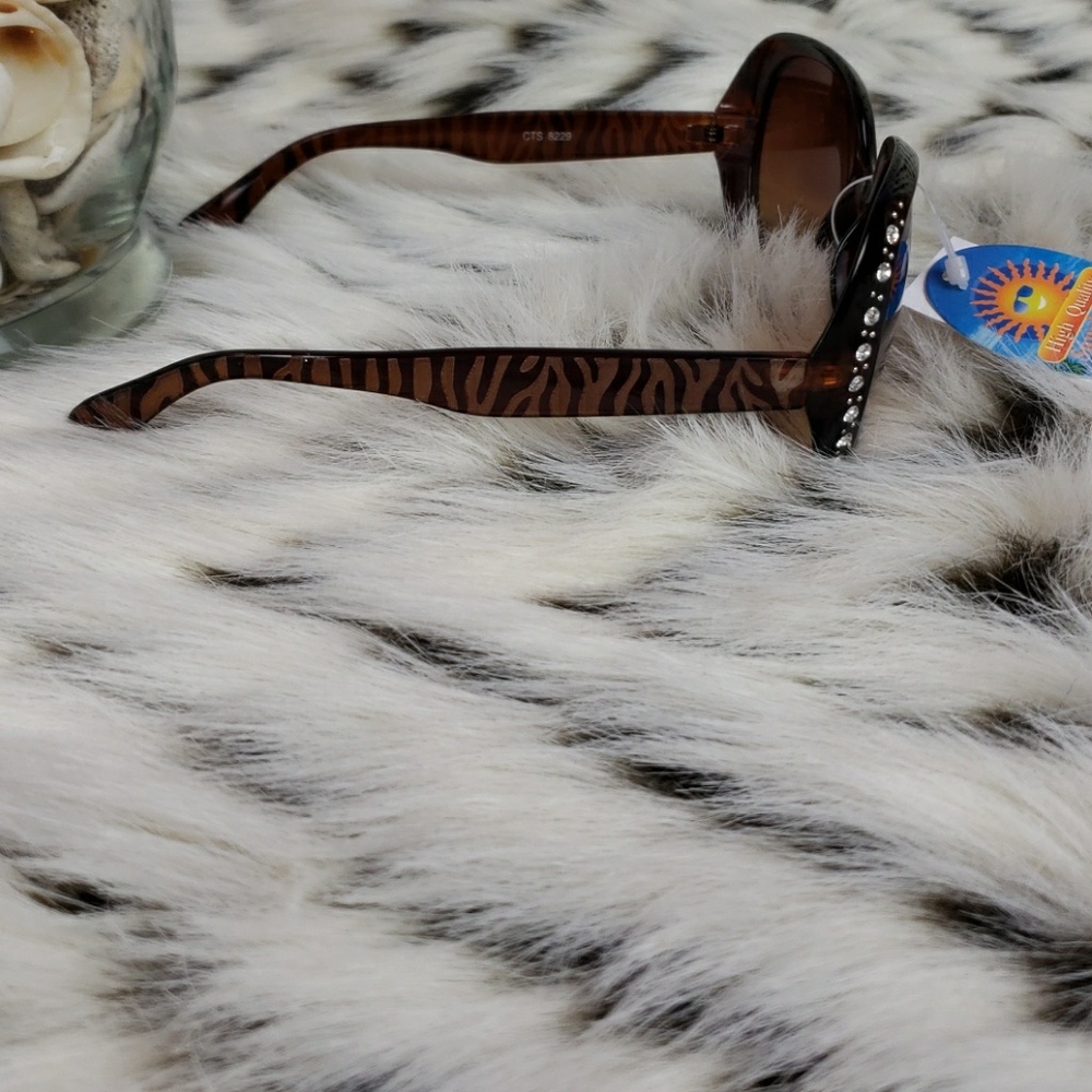 Rhinestone Brown Animal Print Large Lens Sunglasse - Picture 5 of 8